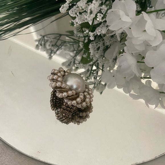 Classy Vintage Pearl Embellished Ring - Picture 2 of 5